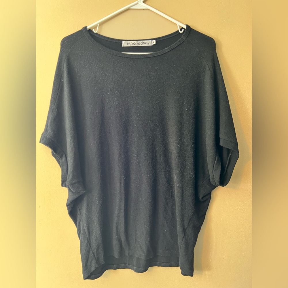 Michael Stars sz M black Verna dolman sleeve top. Relaxed fit, boat neckline.
